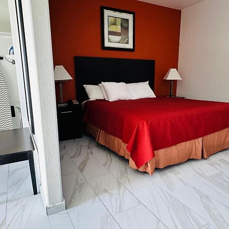 Lux Inn And Suites Three Rivers Eksteriør billede