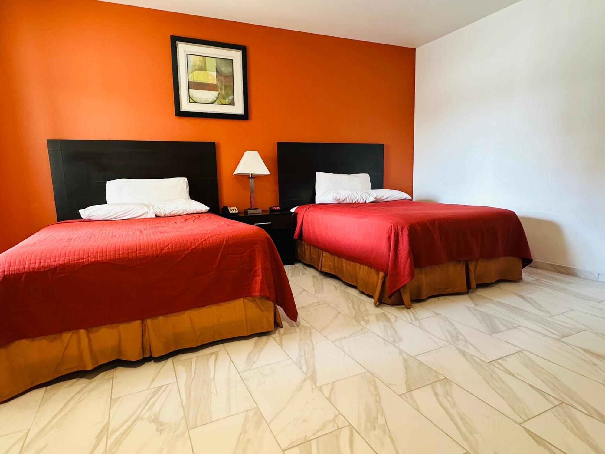 Lux Inn And Suites Three Rivers Eksteriør billede