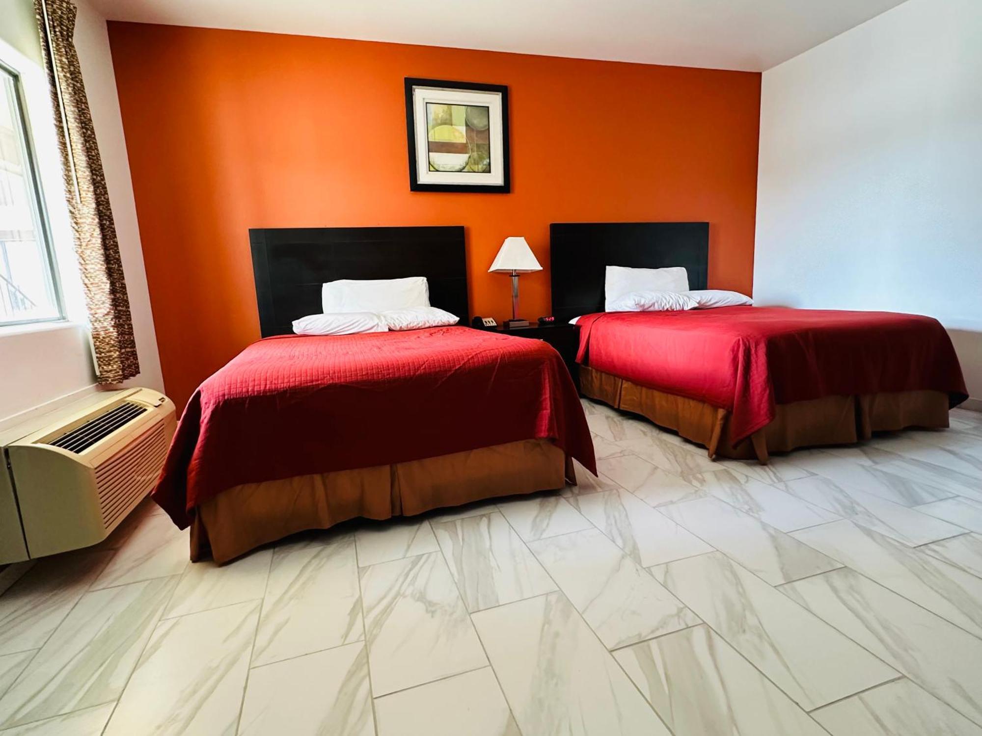 Lux Inn And Suites Three Rivers Eksteriør billede