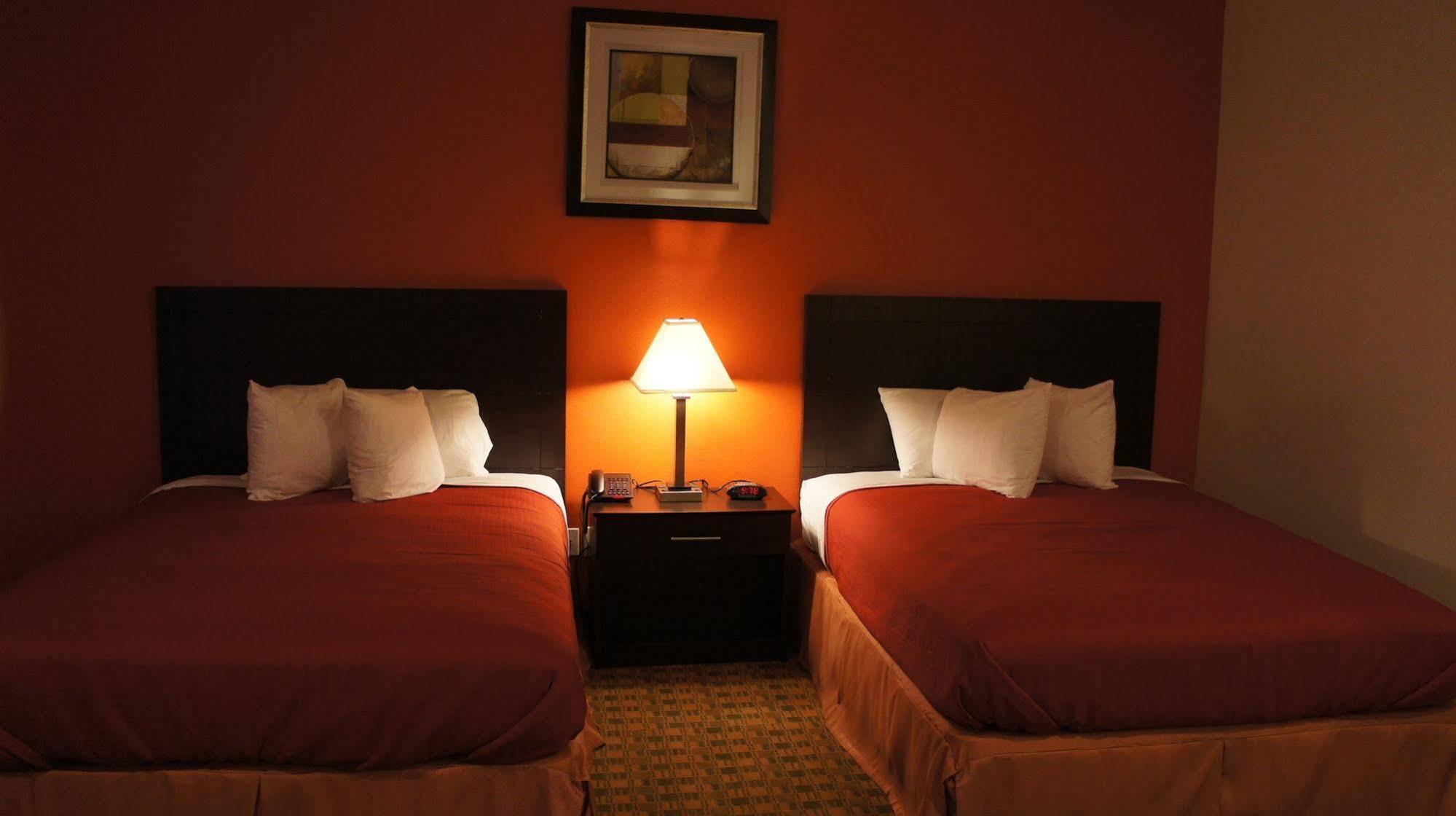 Lux Inn And Suites Three Rivers Eksteriør billede